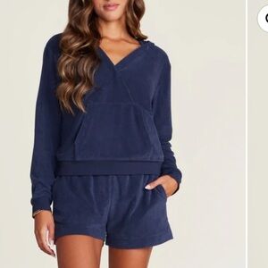 Barefoot Dreams Beach Cozy Terry Cross Over Hoodie in Navy Size XL